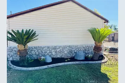 6093 Merito, San Bernardino, CA 92404 - Photo 6
