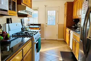 6093 Merito, San Bernardino, CA 92404 - Photo 8