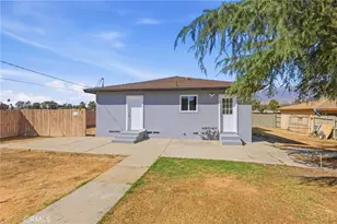 754 E 3rd St, Beaumont, CA 92223 - Photo 2