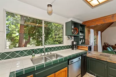 27230 Peninsula, Lake Arrowhead, CA 92352 - Photo 12