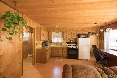 260 Highland, Sugarloaf, CA 92386 - Photo 10