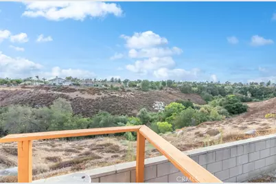 38111 Via La Colina, Murrieta, CA 92563 - Photo 32
