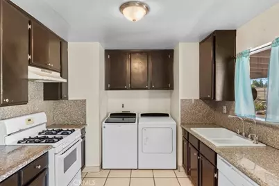 16070 Andover, Victorville, CA 92394 - Photo 12