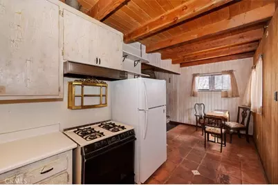 313 Leonard, Sugarloaf, CA 92386 - Photo 14