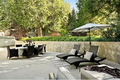 26385 Walnut Hills Drive, Lake Arrowhead, CA 92352 - Photo 2