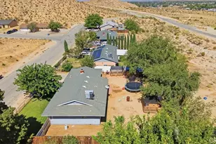 16523 Mackennas Gold Ave, Lake Los Angeles, CA 93591 - Photo 22