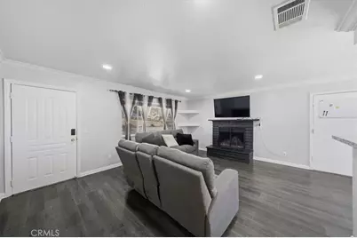 16523 Mackennas Gold Avenue, Lake Los Angeles, CA 93591 - Photo 8