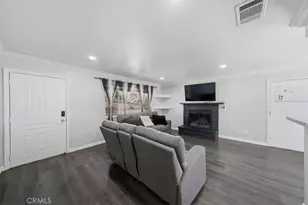 16523 Mackennas Gold Ave, Lake Los Angeles, CA 93591 - Photo 8