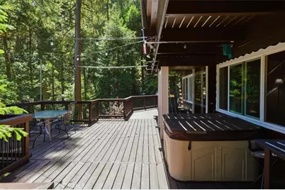 1044 Lausanne, Crestline, CA 92325 - Photo 16