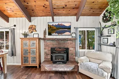 1044 Lausanne, Crestline, CA 92325 - Photo 38