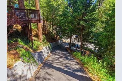 1044 Lausanne, Crestline, CA 92325 - Photo 12