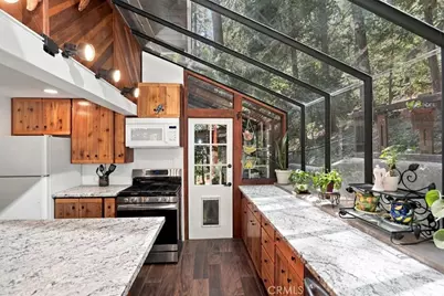 1044 Lausanne, Crestline, CA 92325 - Photo 34