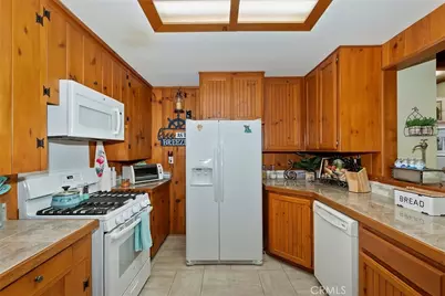 1069 Nesthorn Drive, Crestline, CA 92325 - Photo 10
