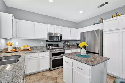 11992 Greenbluff, Yucaipa, CA 92399 - Photo 14