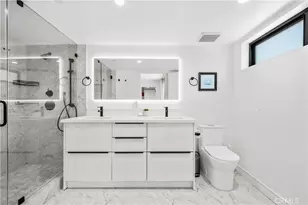971 N Starlight Ct, Los Angeles, CA 90029 - Photo 32