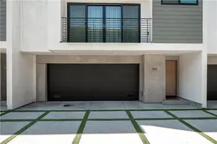 971 N Starlight Ct, Los Angeles, CA 90029 - Photo 2