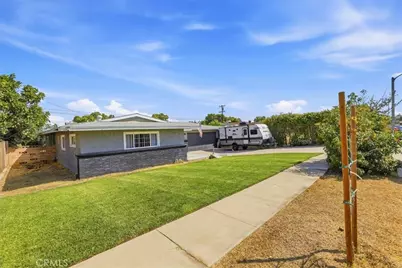 387 E Citron Street, Corona, CA 92879 - Photo 2