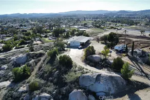 1020 Clayton, Perris, CA 92570 - Photo 24