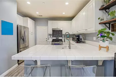 9789 Winterberry Drive, Riverside, CA 92503 - Photo 16