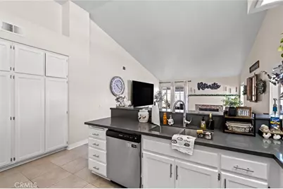 10960 Larkspur, Yucaipa, CA 92399 - Photo 12