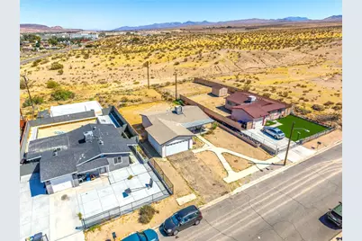 641 Chateau, Barstow, CA 92311 - Photo 32