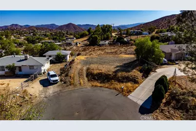 28193 Dakota Drive, Menifee, CA 92587 - Photo 16
