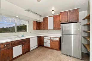 327 E Zermatt Dr, Crestline, CA 92325 - Photo 24