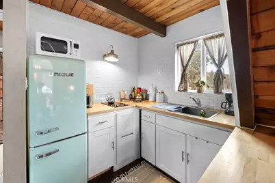 108 Pine, Sugarloaf, CA 92386 - Photo 4