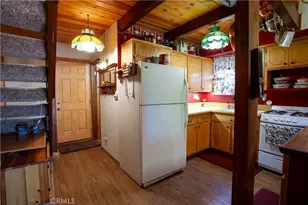 767 W Victoria Ct, Lake Arrowhead, CA 92352 - Photo 14
