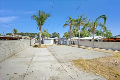 18883 6th, Bloomington, CA 92316 - Photo 22