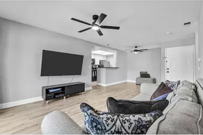 16377 Lakeshore #2B, Lake Elsinore, CA 92530 - Photo 4