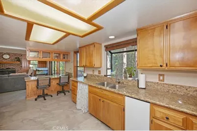 31310 Oakleaf, Running Springs, CA 92382 - Photo 12