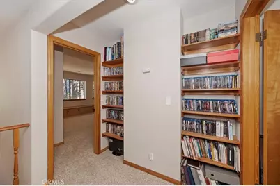 31310 Oakleaf, Running Springs, CA 92382 - Photo 14