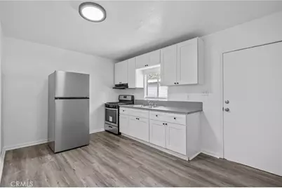 9538 Compton Avenue, Los Angeles, CA 90002 - Photo 12