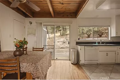 1284 Cortina, Lake Arrowhead, CA 92352 - Photo 4