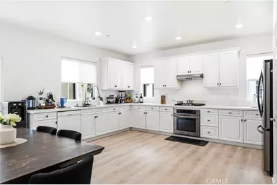 27464 Honeydew Court, Saugus, CA 91350 - Photo 16