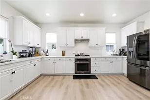 27464 Honeydew Ct, Saugus, CA 91350 - Photo 14