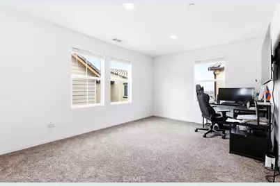 27464 Honeydew Court, Saugus, CA 91350 - Photo 18