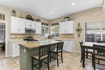 35679 Lynfall Street, Yucaipa, CA 92399 - Photo 8