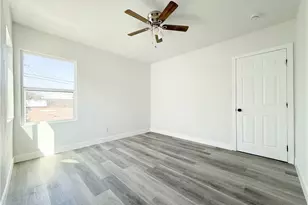 619 E 116th St, Los Angeles, CA 90059 - Photo 10