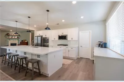 24560 Teakwood Court, Wildomar, CA 92595 - Photo 10