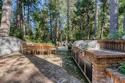 27465 Meadow Bay Drive, Lake Arrowhead, CA 92352 - Photo 12