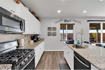 16022 Shawnee, Victorville, CA 92394 - Photo 22