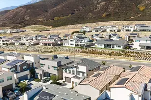 15946 Caterpillar, Fontana, CA 92336 - Photo 32