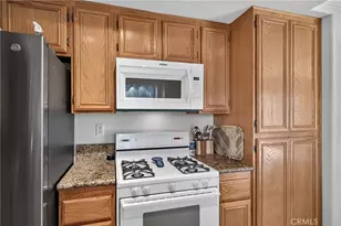 29189 Stonegate Ln, Highland, CA 92346 - Photo 16