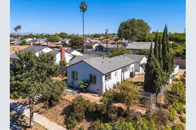 11802 S Van Ness Avenue, Hawthorne, CA 90250 - Photo 2
