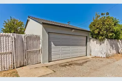 11802 S Van Ness Avenue, Hawthorne, CA 90250 - Photo 22