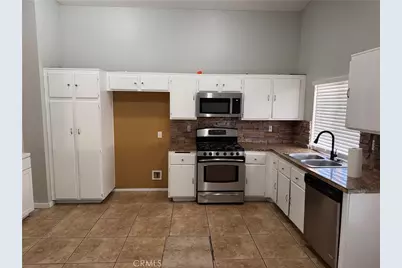 13564 Carrera, Victorville, CA 92392 - Photo 2