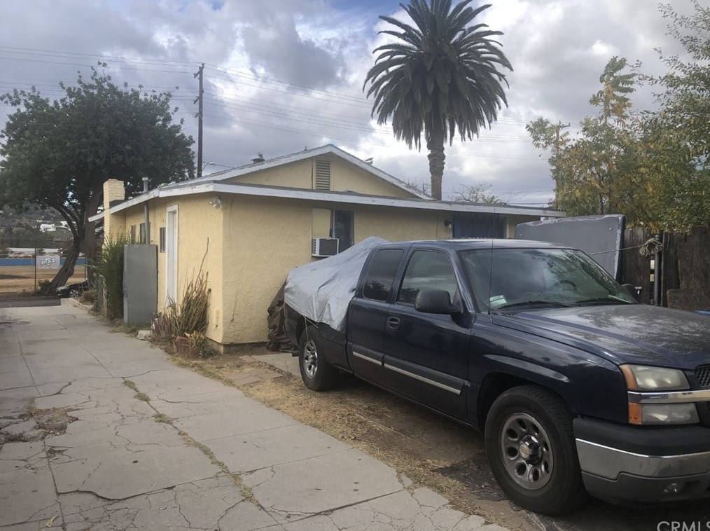 2074 Casitas Ave, Pasadena, CA 91103-1364