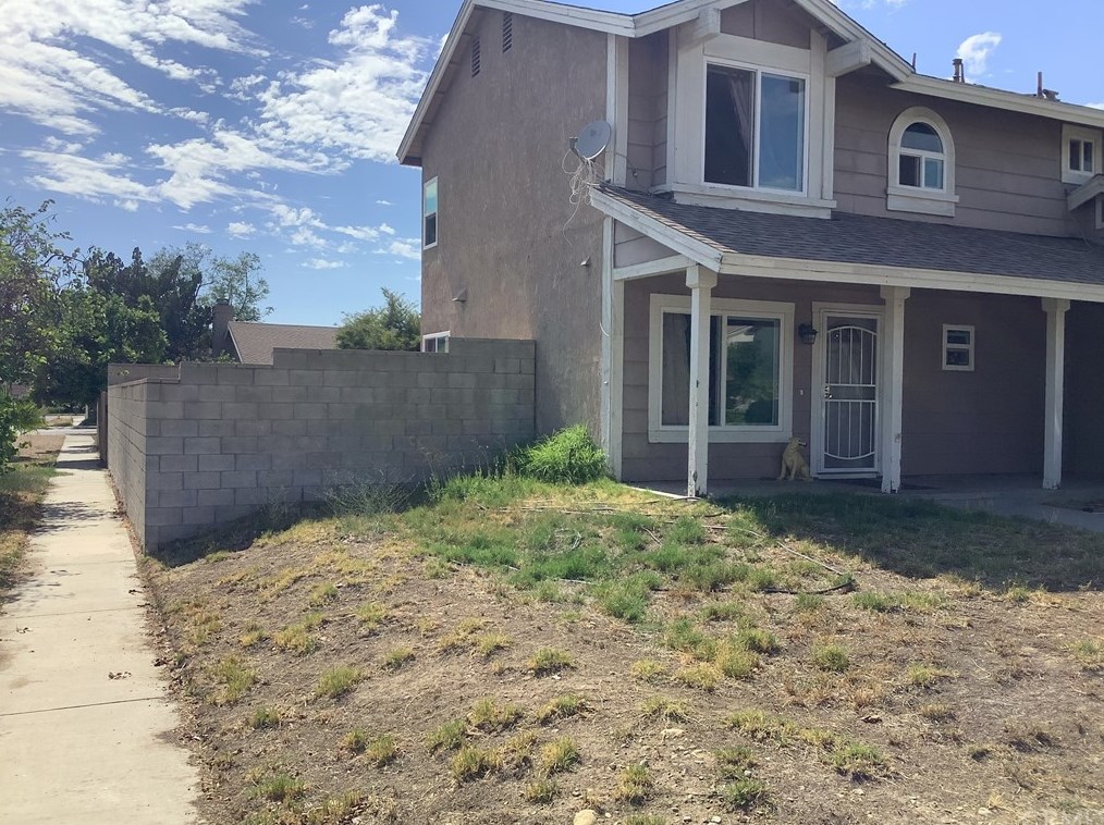 7570 Catawba Dr, Fontana, CA 92336-1722